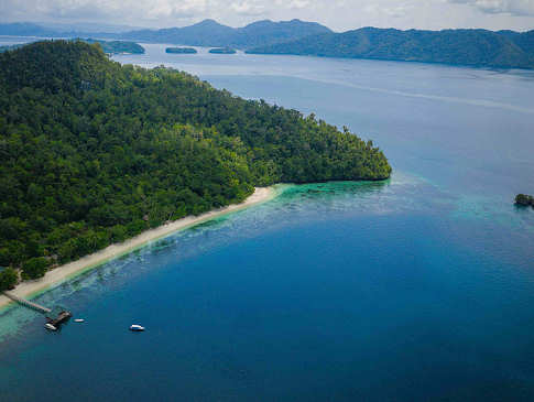 Tauchresort auf Gam am Eingang zur Kabuy Bay · Raja Ampat 