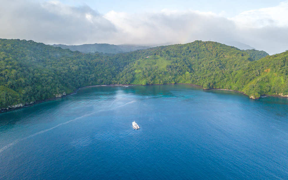 Chatham Bay an Cocos Island · Tauchsafaris Costa Rica 