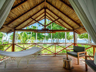 Veranda eines Beach Bungalows 