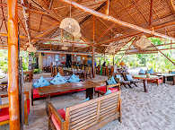 Restaurant im Haupthaus  · Tauchresort Raja Ampat 