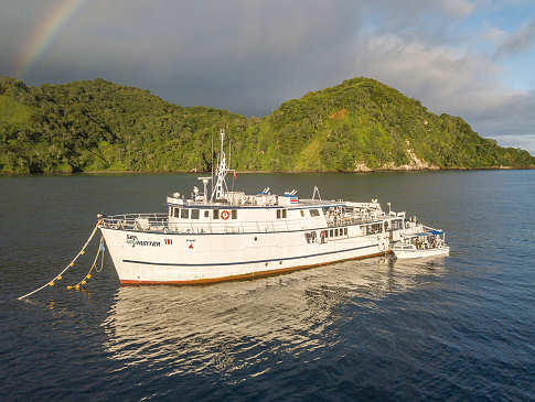 MV Sea Hunter · Liveaboard Cocos Island 