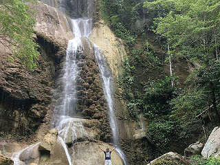 Raja Waterfall auf Morotai · Tauchreisen Halmahera 