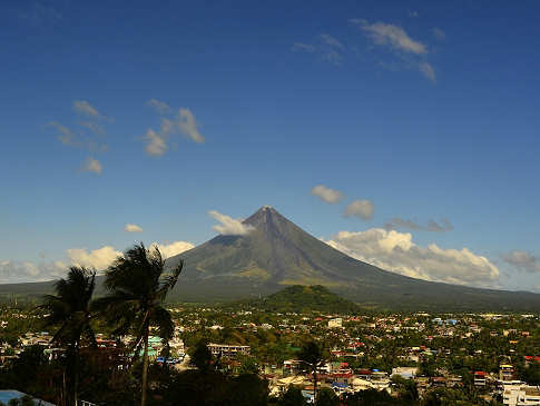 Mayon Vulkan auf der Bicol-Halbinsel von Luzon · Scuba Native Tauchreisen Philippinen